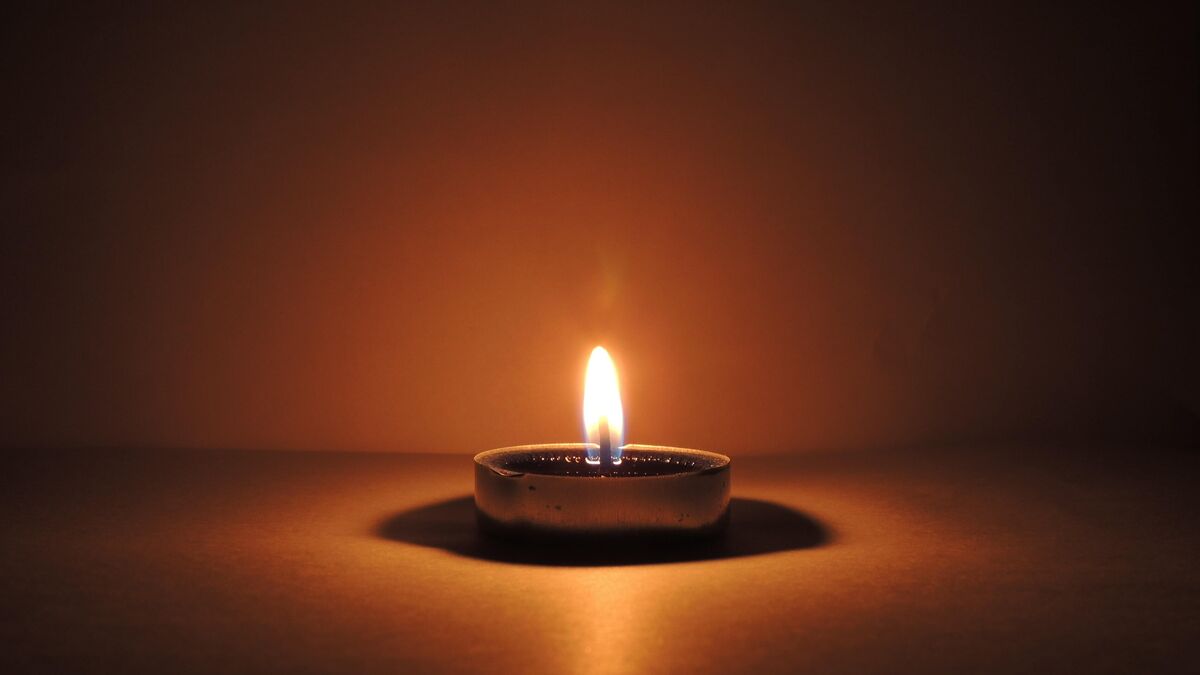Trataka y la meditación de la vela